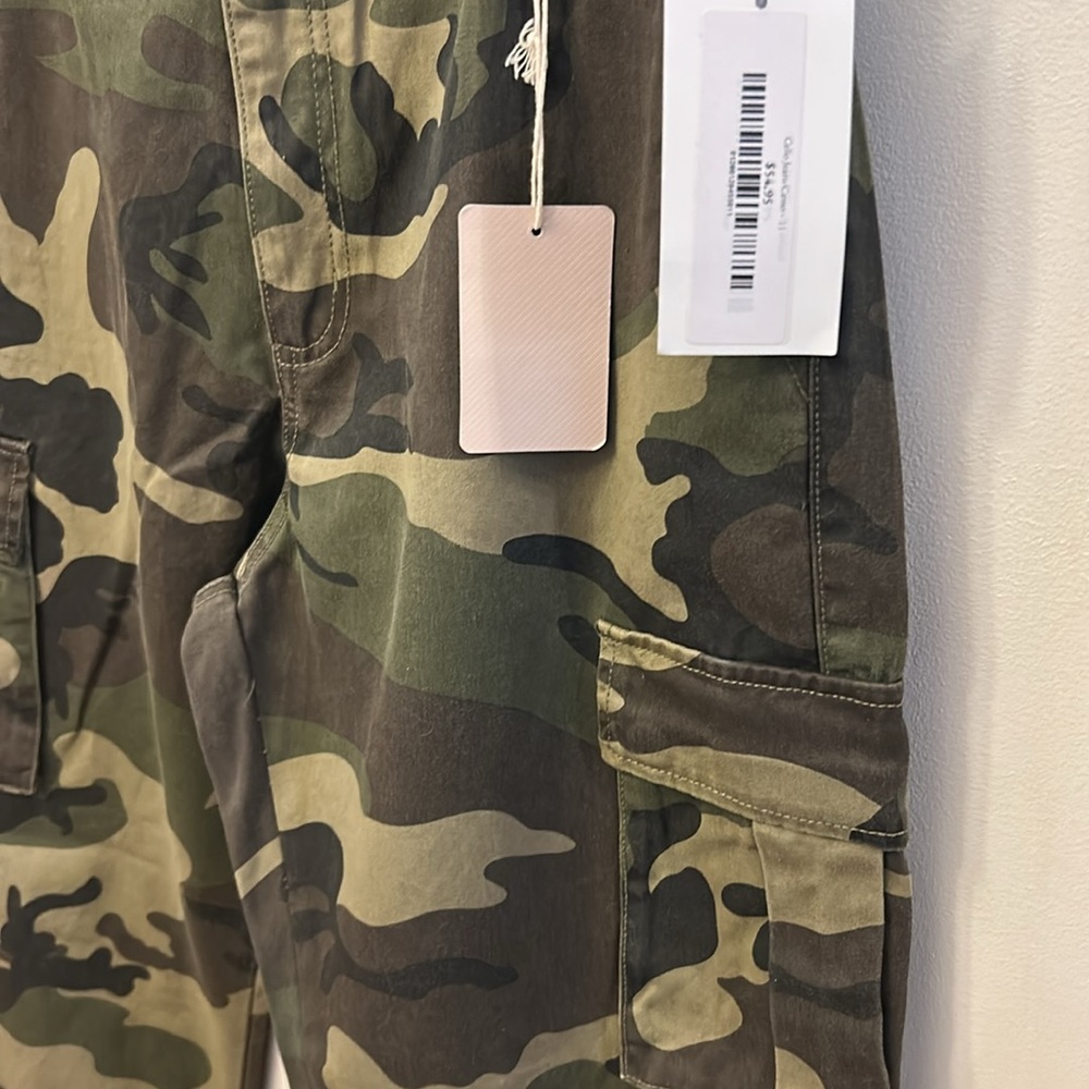 Cello Women’s Camo Cargo Pants Green Size 11 NWT - Picture 2 of 9